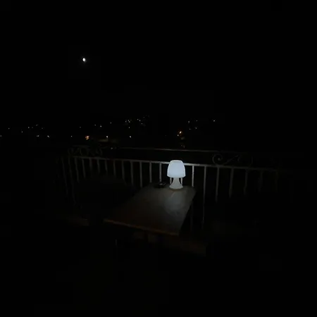 Privee Avec Salle D'eau Et Terrasse Au Calme Homestay Le Cannet